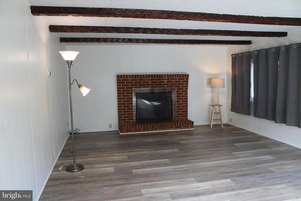 Image 10 of property listing at 3730 HUNTING CREEK RD, Huntingtown, MD 20639