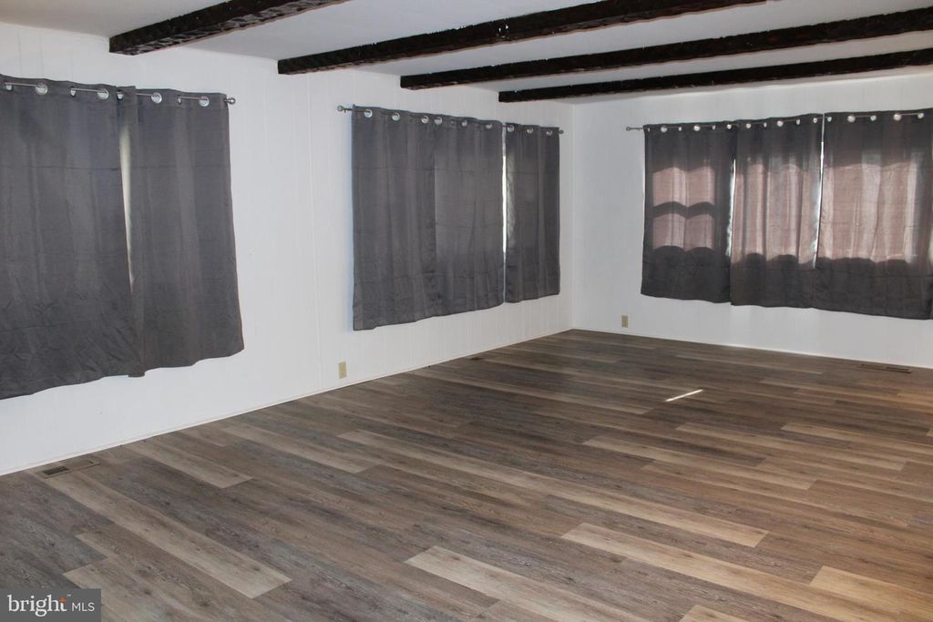 Image 11 of property listing at 3730 HUNTING CREEK RD, Huntingtown, MD 20639