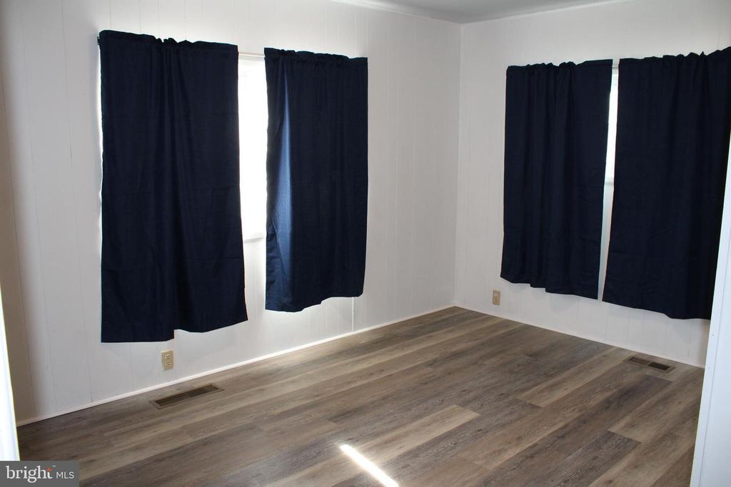 Image 17 of property listing at 3730 HUNTING CREEK RD, Huntingtown, MD 20639