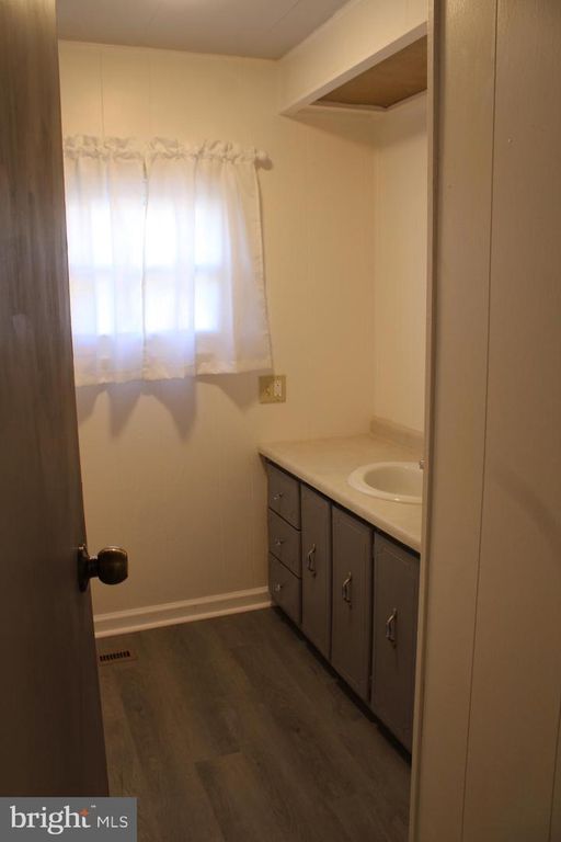 Image 18 of property listing at 3730 HUNTING CREEK RD, Huntingtown, MD 20639