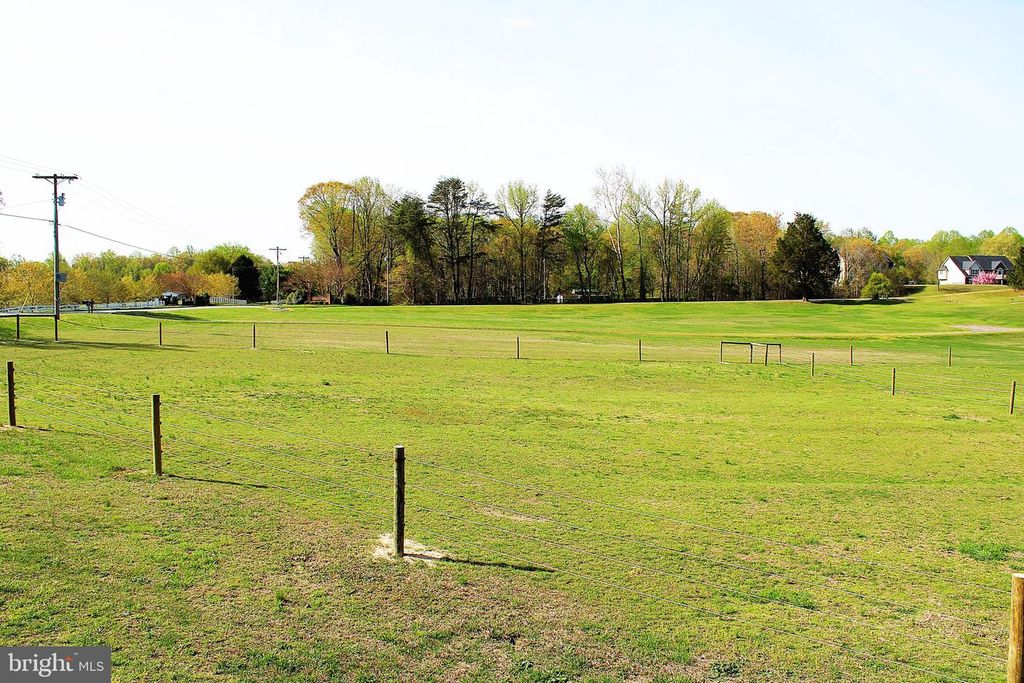 Image 26 of property listing at 3730 HUNTING CREEK RD, Huntingtown, MD 20639