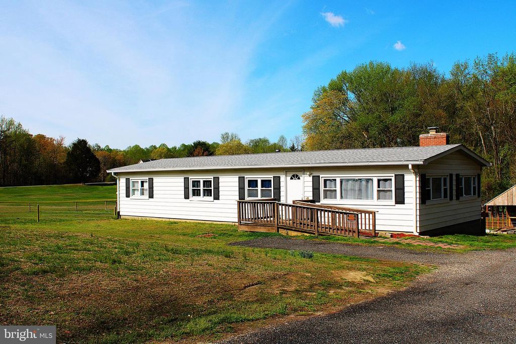 Image 28 of property listing at 3730 HUNTING CREEK RD, Huntingtown, MD 20639