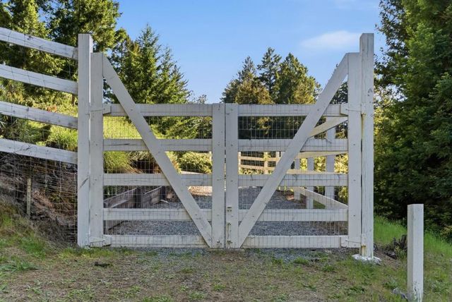 24431 Soquel San Jose Road, Los Gatos, CA 95033