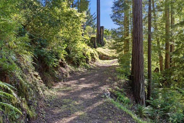 24431 Soquel San Jose Road, Los Gatos, CA 95033
