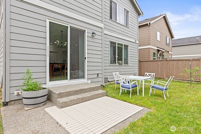 1210 29th Street NW, Puyallup, WA 98371