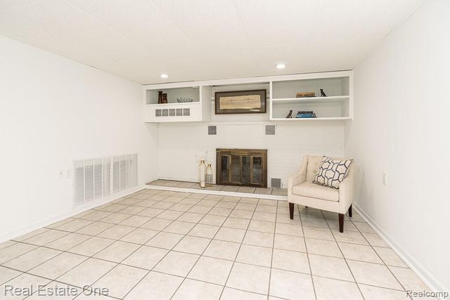 1430 Stockport Drive, Rochester Hills, MI 48309