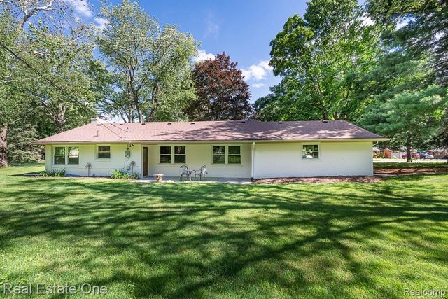 1430 Stockport Drive, Rochester Hills, MI 48309