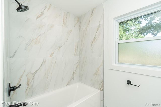 1430 Stockport Drive, Rochester Hills, MI 48309