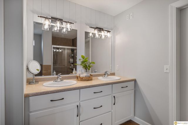 6527 S 176 Street, Omaha, NE 68135