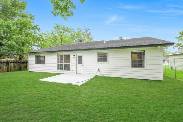 8333 Lanham Lane, Houston, TX 77075