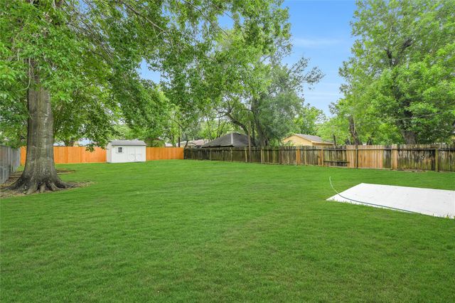 8333 Lanham Lane, Houston, TX 77075