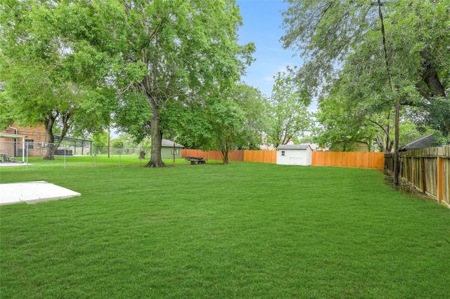 8333 Lanham Lane, Houston, TX 77075