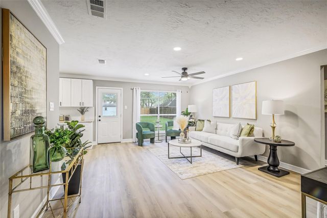 8333 Lanham Lane, Houston, TX 77075
