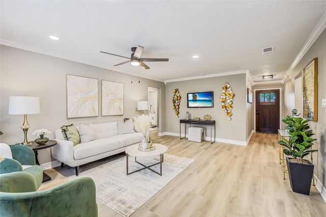 8333 Lanham Lane, Houston, TX 77075