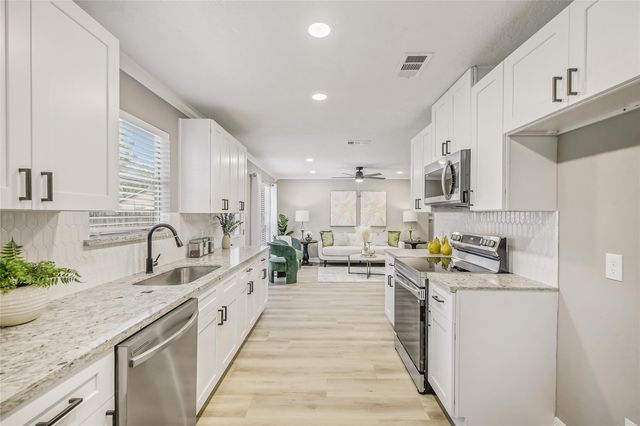8333 Lanham Lane, Houston, TX 77075