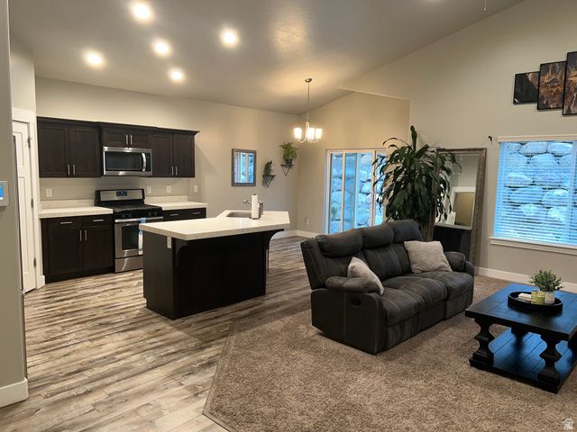 762 N WHITE HORSE DR, Spanish Fork, UT 84660