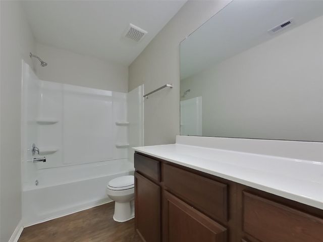 2322 Oyster Bay Avenue, Texas City, TX 77568