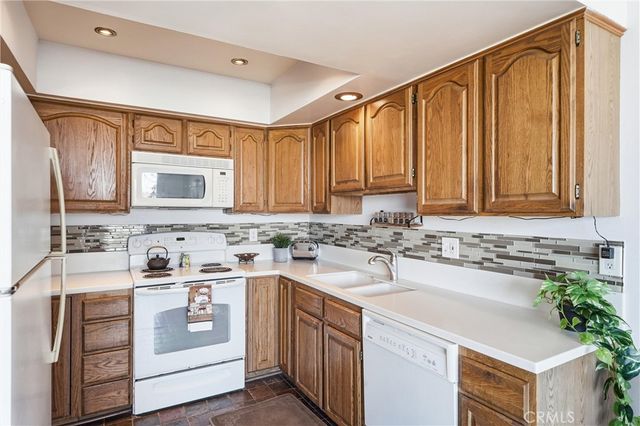 383 Bay Shore Avenue 307, Long Beach, CA 90803