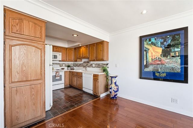 383 Bay Shore Avenue 307, Long Beach, CA 90803