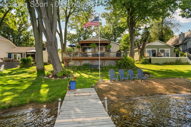 5958 Bullard Road, Hartland Township, MI 48430