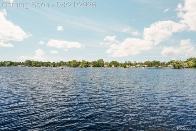 5958 Bullard Road, Hartland Township, MI 48430