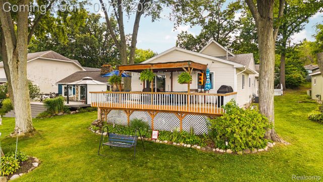 5958 Bullard Road, Hartland Township, MI 48430