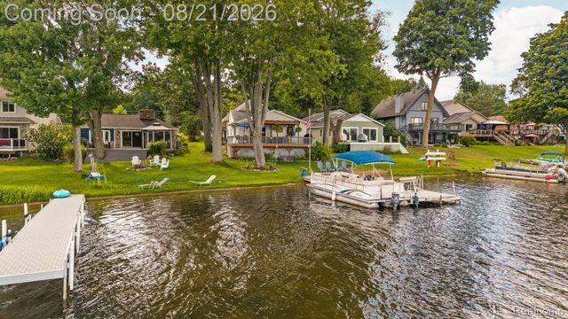 5958 Bullard Road, Hartland Township, MI 48430