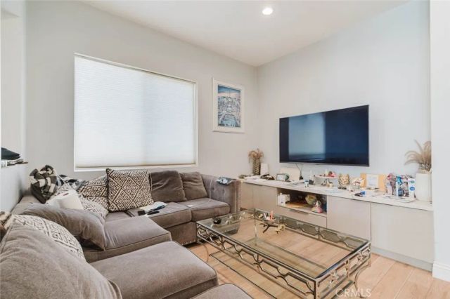 7347 Jamieson Avenue, Reseda, CA 91335