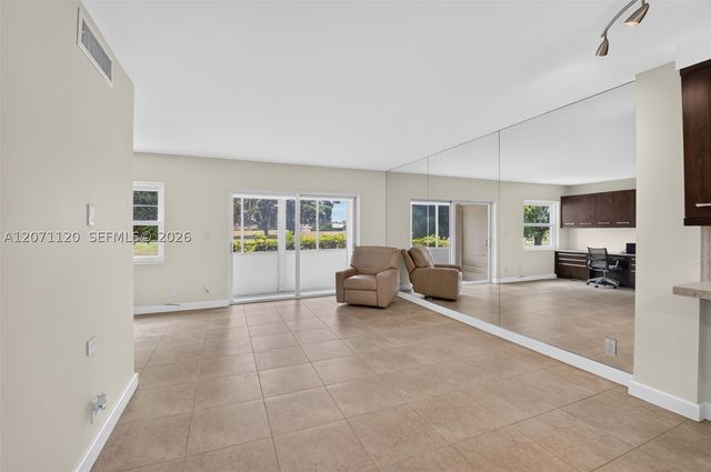 5501 NW 2nd Ave 106, Boca Raton, FL 33487