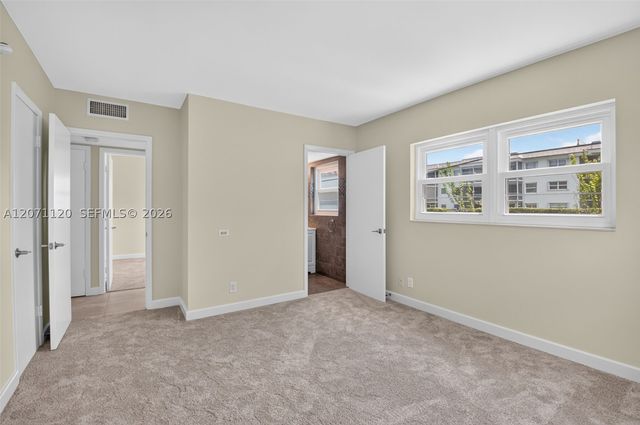 5501 NW 2nd Ave 106, Boca Raton, FL 33487