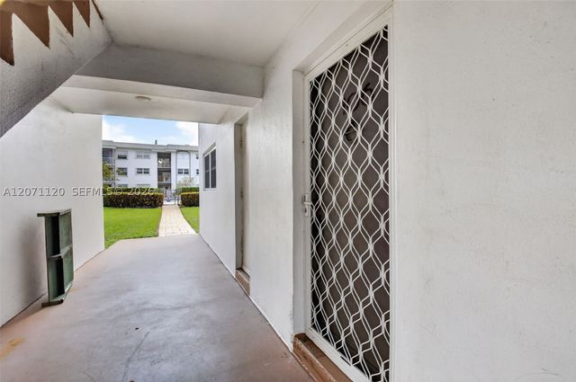 5501 NW 2nd Ave 106, Boca Raton, FL 33487