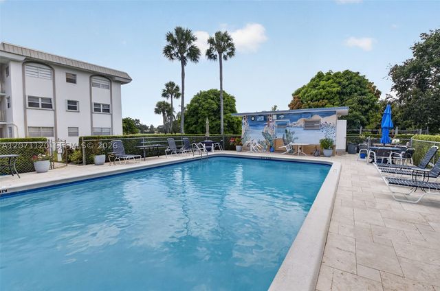 5501 NW 2nd Ave 106, Boca Raton, FL 33487