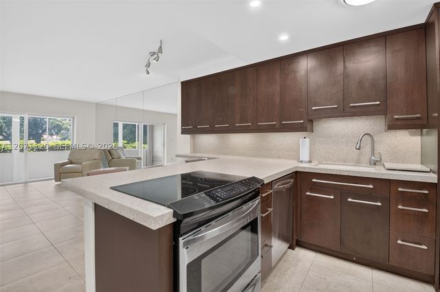 5501 NW 2nd Ave 106, Boca Raton, FL 33487