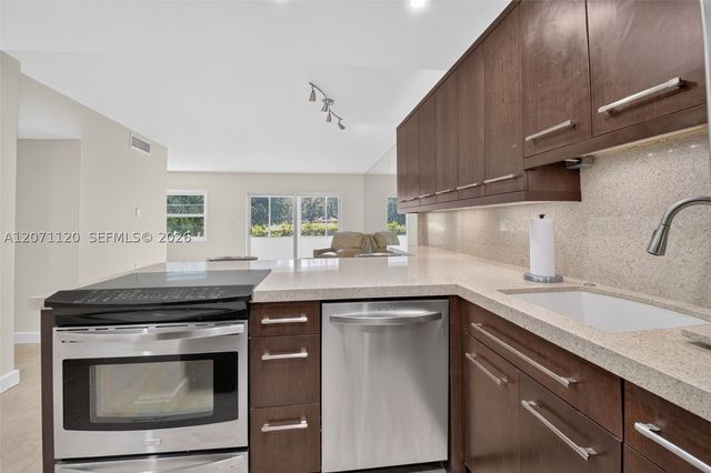 5501 NW 2nd Ave 106, Boca Raton, FL 33487