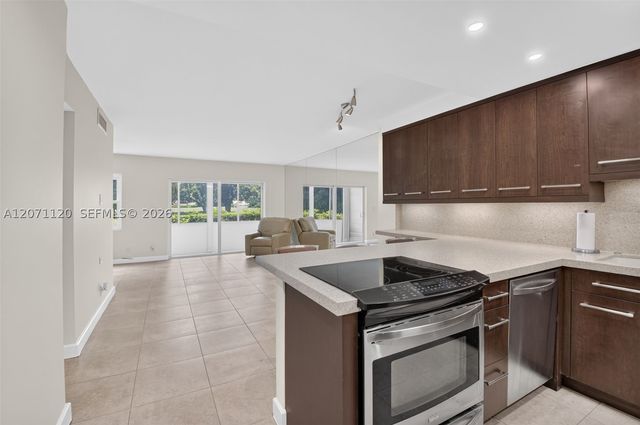 5501 NW 2nd Ave 106, Boca Raton, FL 33487