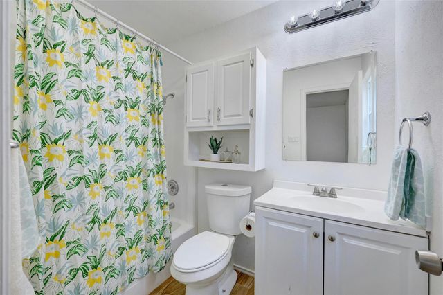 703 Country Aire DR B, Round Rock, TX 78664