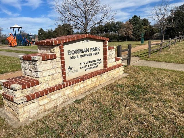 703 Country Aire DR B, Round Rock, TX 78664