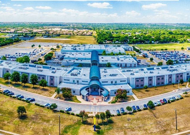 703 Country Aire DR B, Round Rock, TX 78664