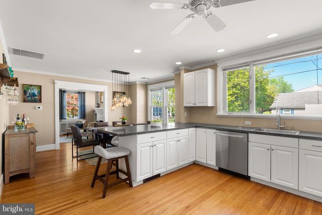 201 3RD AVE, Newtown Square, PA 19073