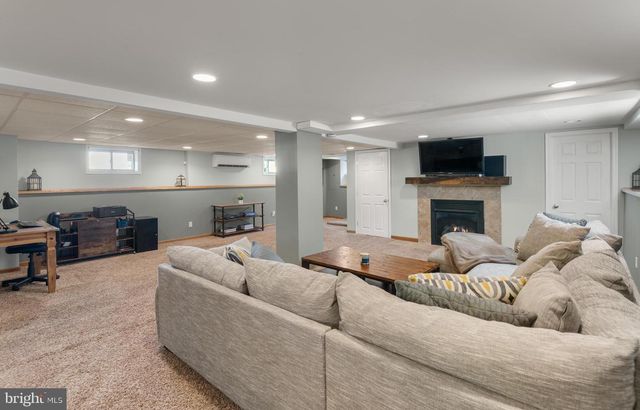 201 3RD AVE, Newtown Square, PA 19073