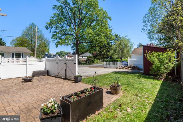 201 3RD AVE, Newtown Square, PA 19073