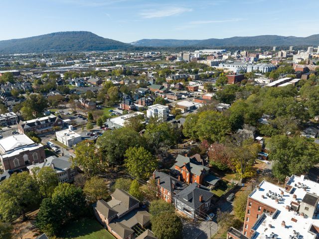 621 Fortwood Place, Chattanooga, TN 37403