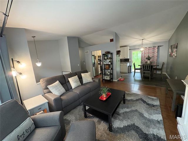 4499 Prospect Dr, House Springs, MO 63051