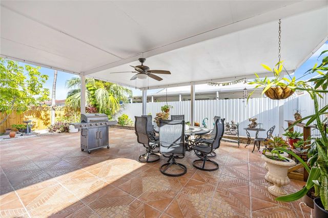 3502 W 72nd St, Hialeah, FL 33018