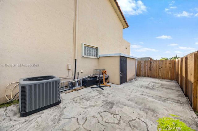 3502 W 72nd St, Hialeah, FL 33018