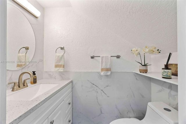 3502 W 72nd St, Hialeah, FL 33018