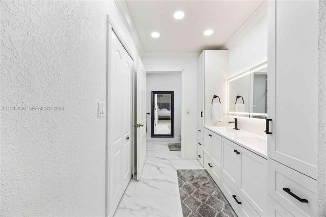 3502 W 72nd St, Hialeah, FL 33018