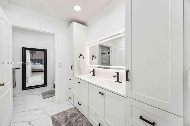 3502 W 72nd St, Hialeah, FL 33018