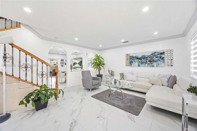 3502 W 72nd St, Hialeah, FL 33018