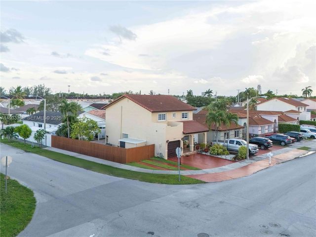 3502 W 72nd St, Hialeah, FL 33018